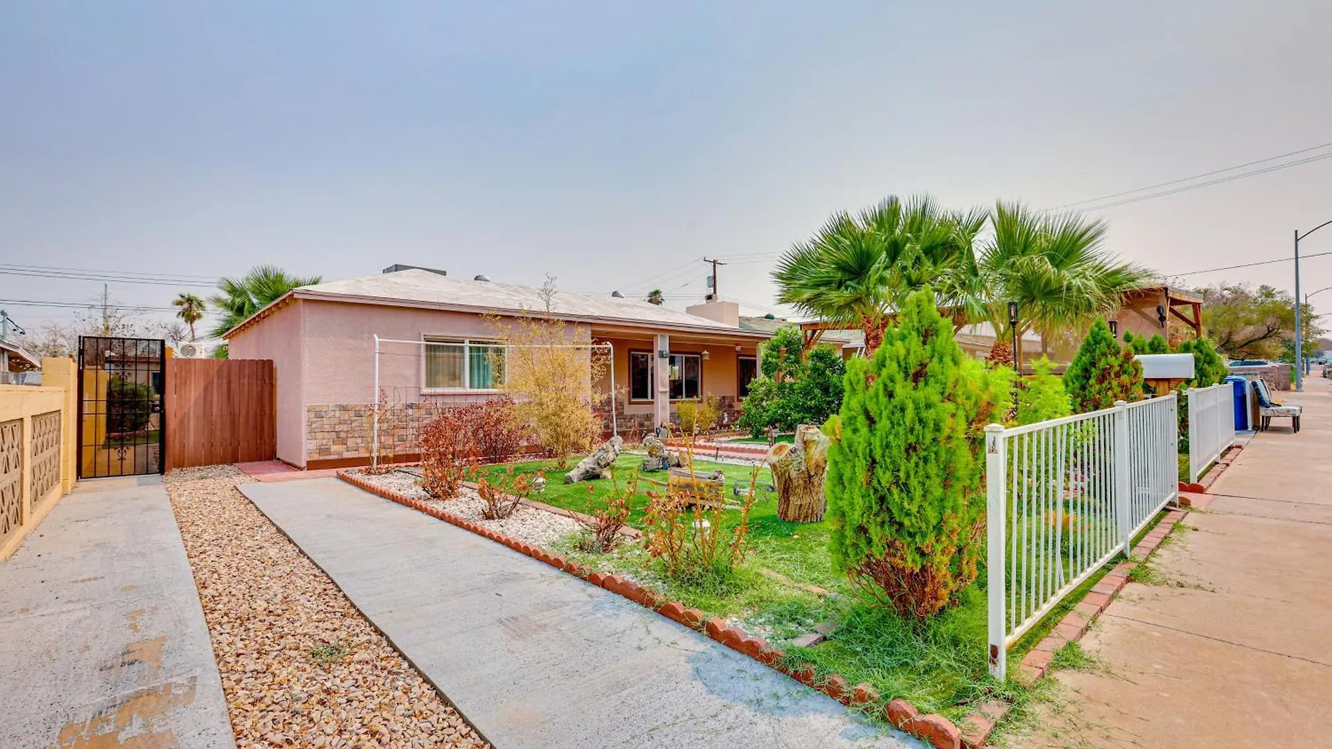 Casa de Férias Pet-Friendly Home Near Downtown Henderson Las Vegas Estados Unidos da América