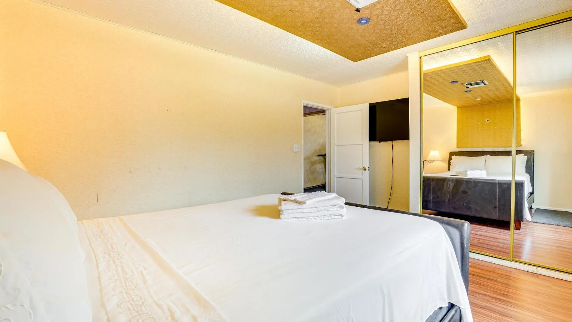 Pet-Friendly Home Near Downtown Henderson Las Vegas Casa de Férias