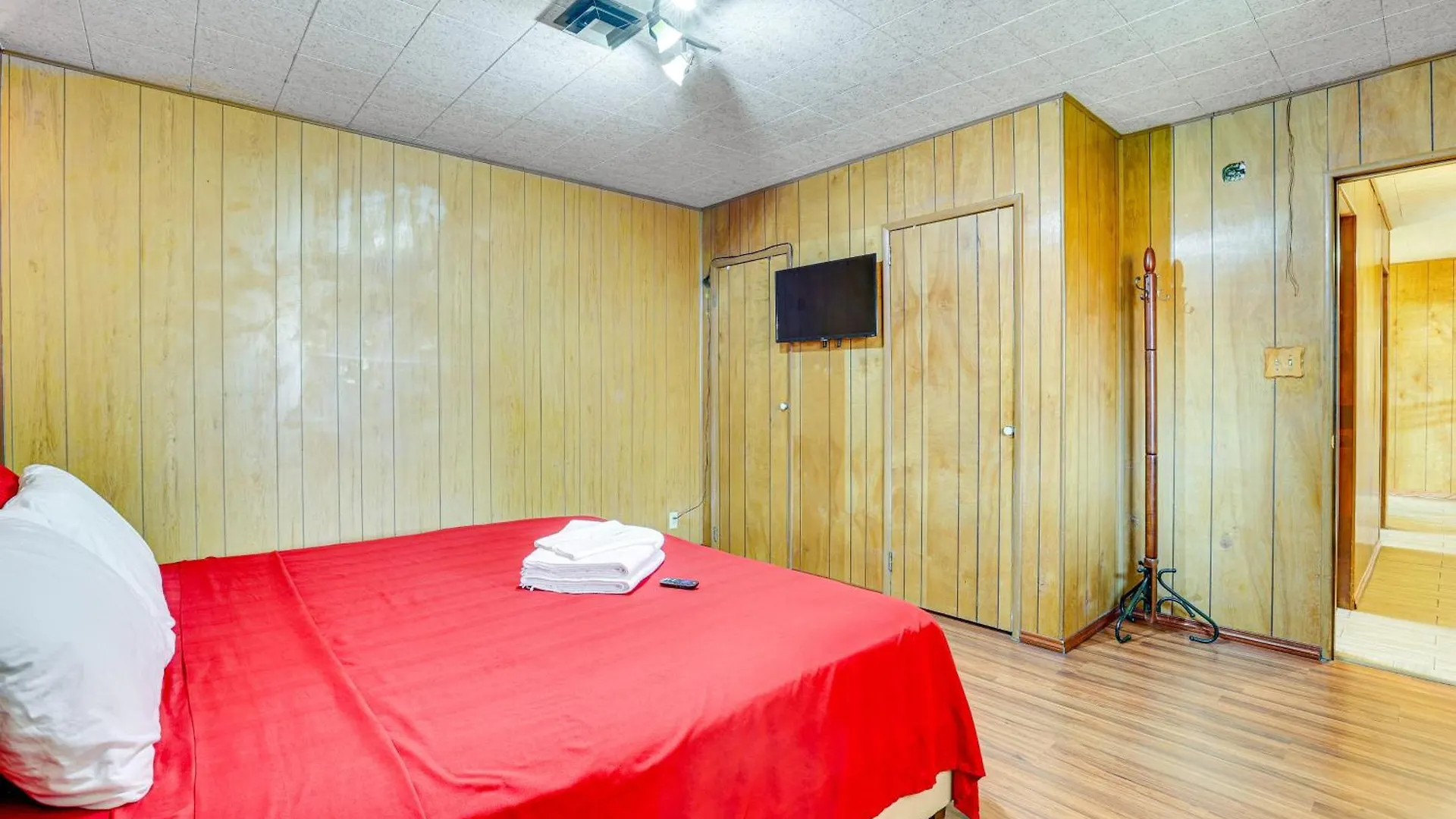 Pet-Friendly Home Near Downtown Henderson Las Vegas