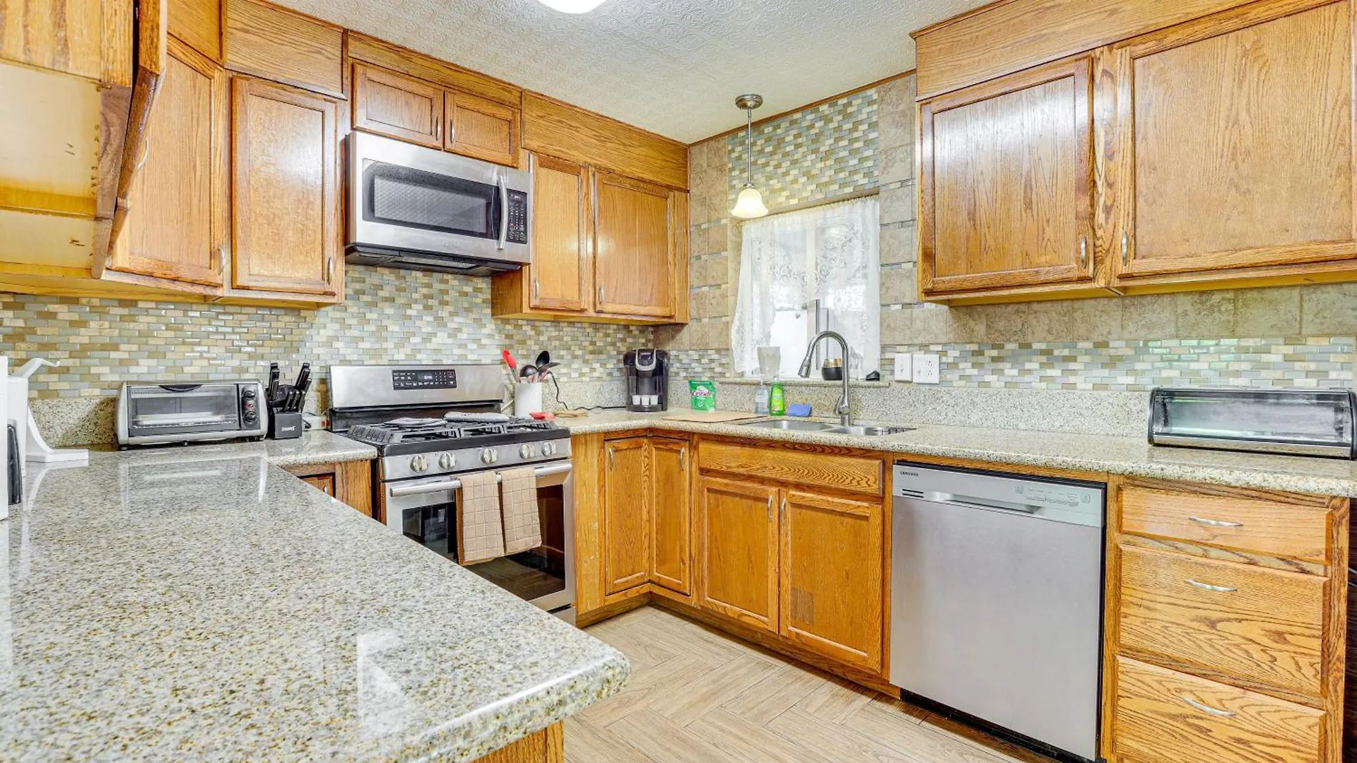 Pet-Friendly Home Near Downtown Henderson Las Vegas 0*,